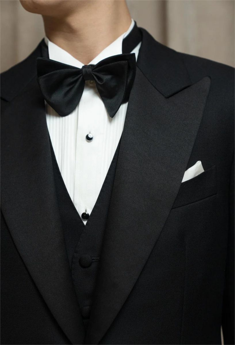 9 Cách Phối Tuxedo Cưới Giúp Chú Rể Toát Lên Đẳng Cấp